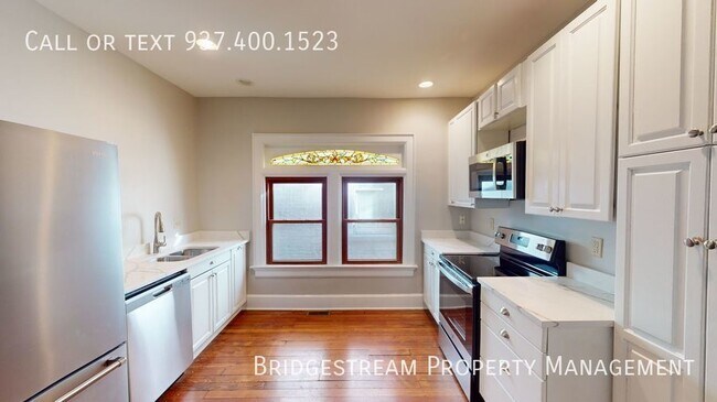Foto del edificio - Updated 3 bedroom, 1.5 full bath duplex wi...