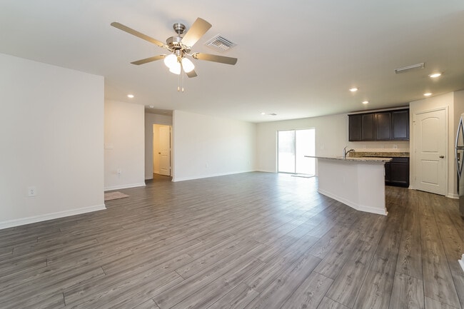 Building Photo - 5821 Babian Rd, North Port, FL