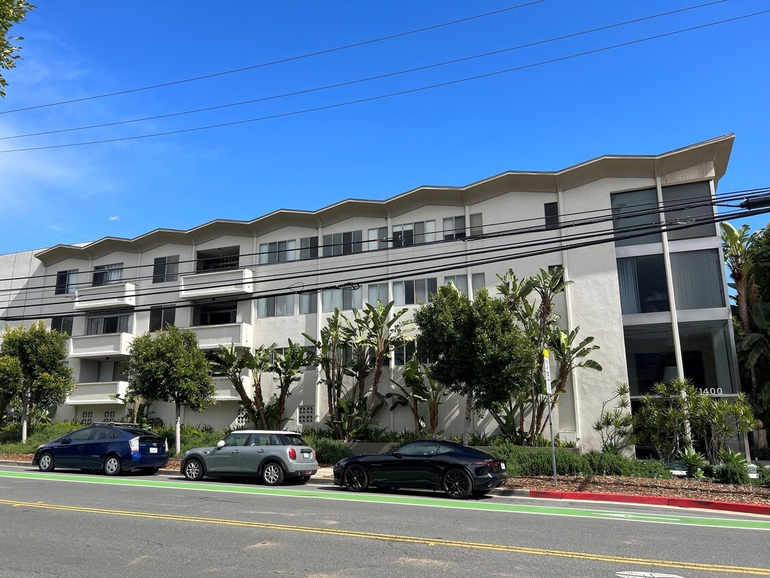 Primary Photo - 1400 California Ave