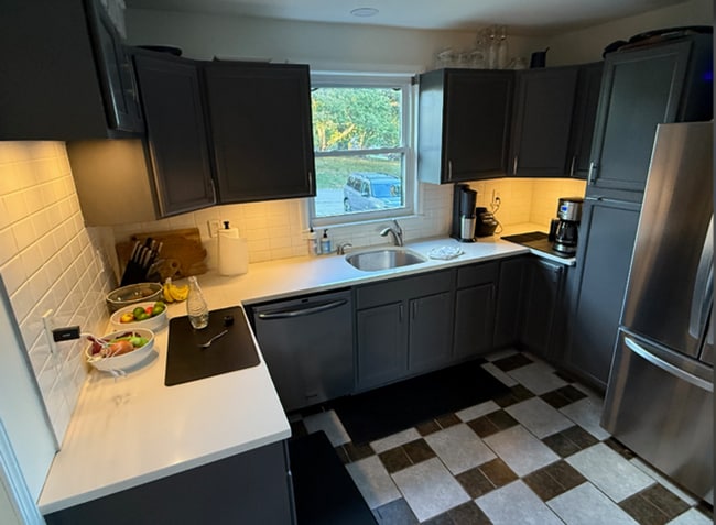 Building Photo - 4 bed/2 bath house in East Nashville,Pet Friendly,Fenced Yard,minutes to Shelby Bottoms