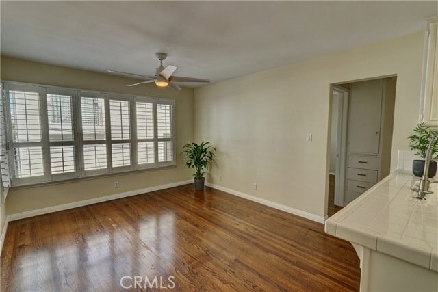 Building Photo - 425 Dahlia Ave