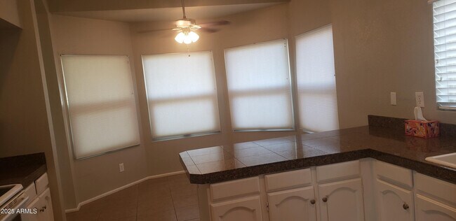 Foto del edificio - 2418 W Alamo Dr