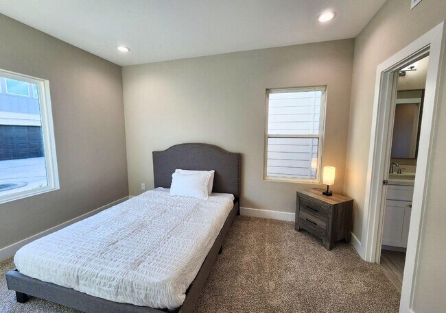 Foto del edificio - 2615 Huntington Creek Ln