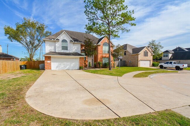 Foto del edificio - 1833 Branch Hill Dr