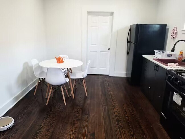 Building Photo - Charming 1BR Townhome in New Orleans