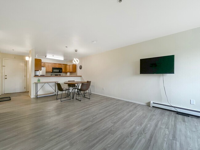 Foto del edificio - 380 E 11th Ave