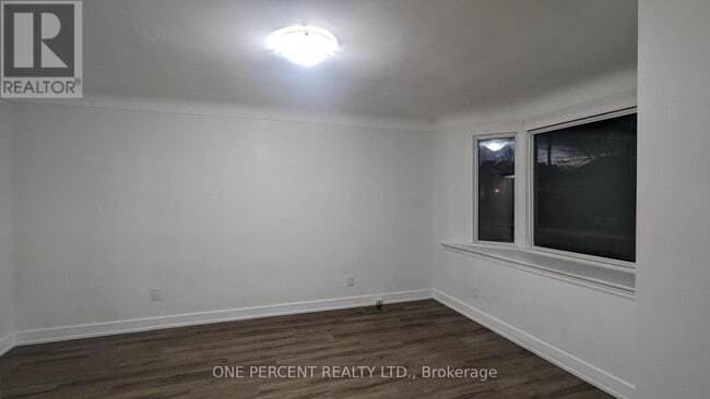 Building Photo - 249 E 18th St