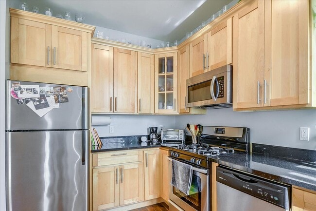 Building Photo - Epic REA - Modern 2 BR/1 BA Condo w/Privat...