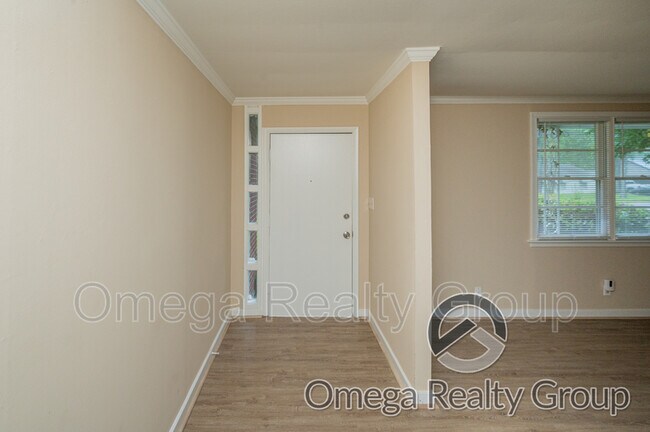 Building Photo - 3516 Le Bron Rd
