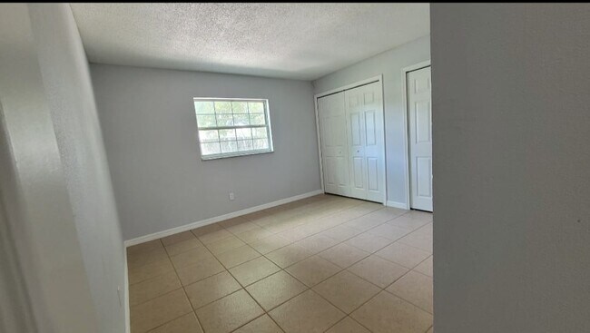 Foto del edificio - 508 N Rosland Dr