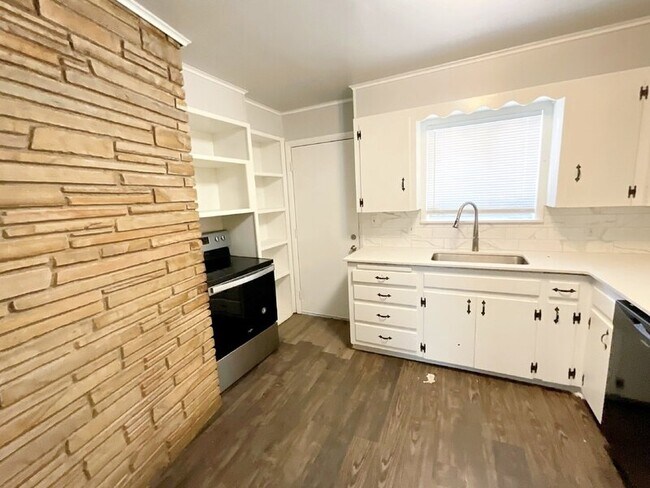 Foto del edificio - 6531 E 28th St