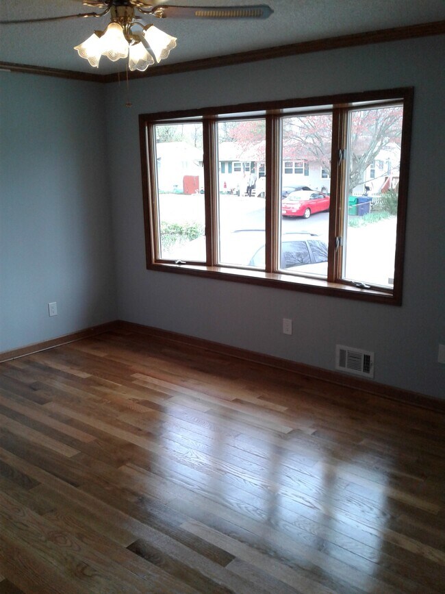 Building Photo - 37 Amherst Rd