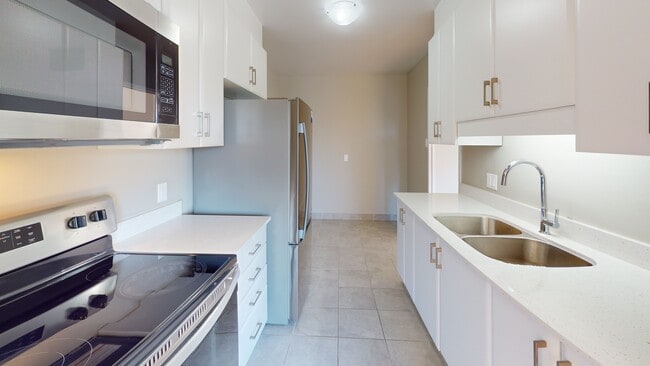 Building Photo - Canterbury Square