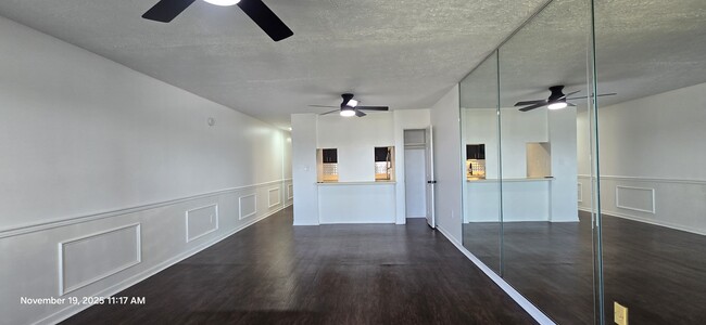 Building Photo - 5505 Sun Harbor Rd