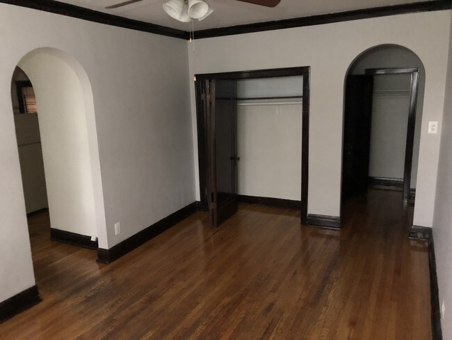 Building Photo - 4637 N Lowell Ave