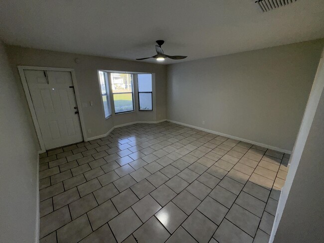 Building Photo - 4110 Maine St