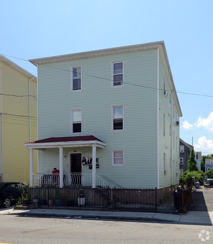 41 Mitchell St, New Bedford, MA 02746 Apartments 41 Mitchell St New