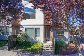 Building Photo - 187 N 44th Pl