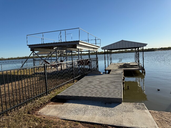 Foto del edificio - 3045 Red Bluff Cir