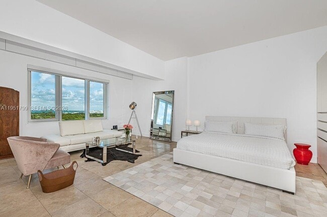 Building Photo - 2301 Collins Ave