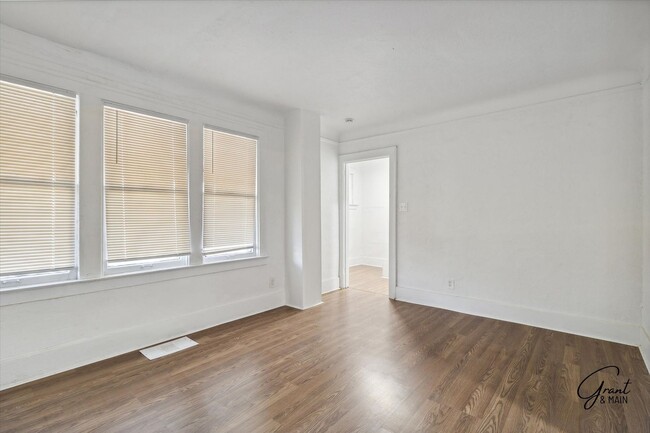 Building Photo - 16211 Kentucky St