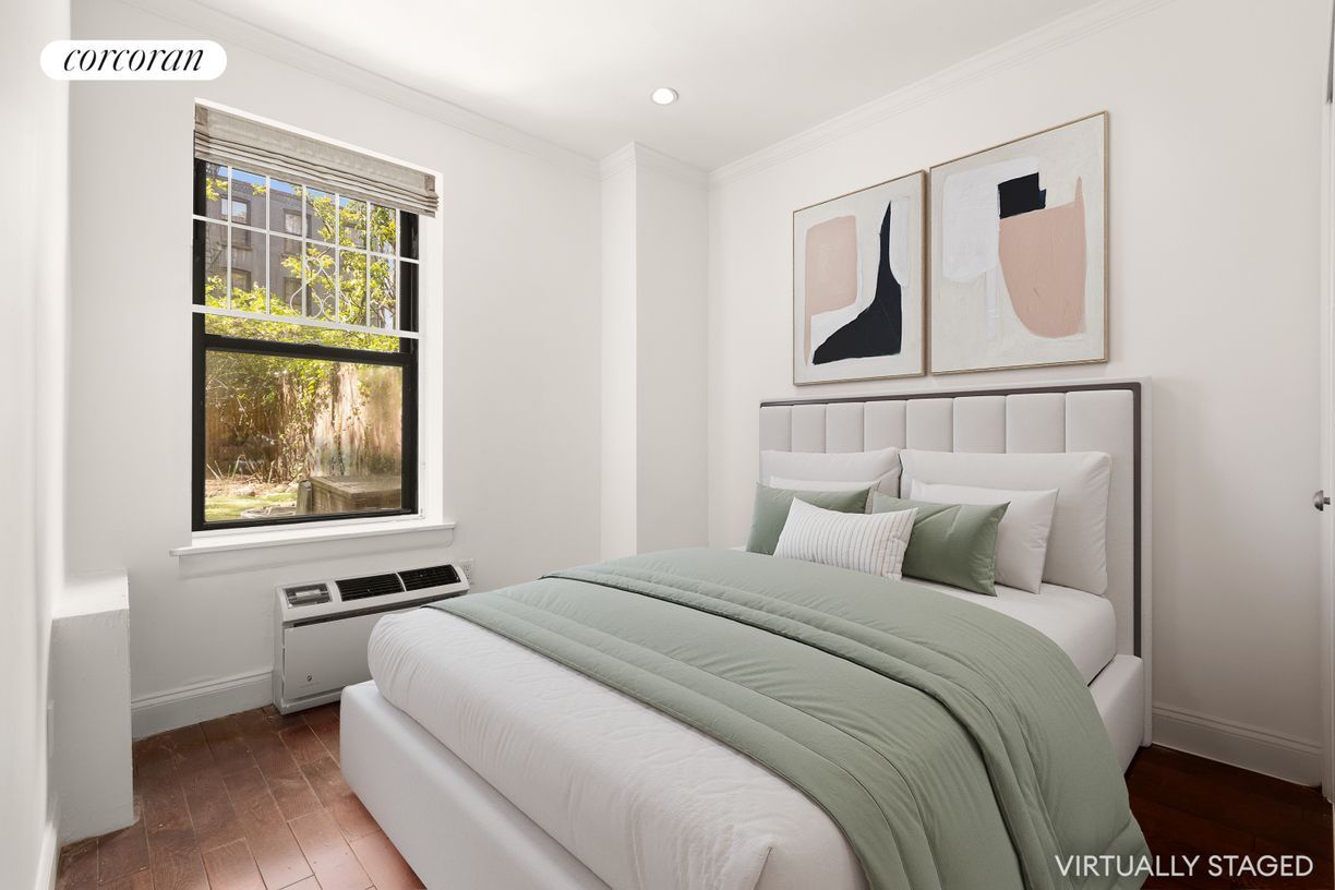 Foto del edificio - 328 W 19th St