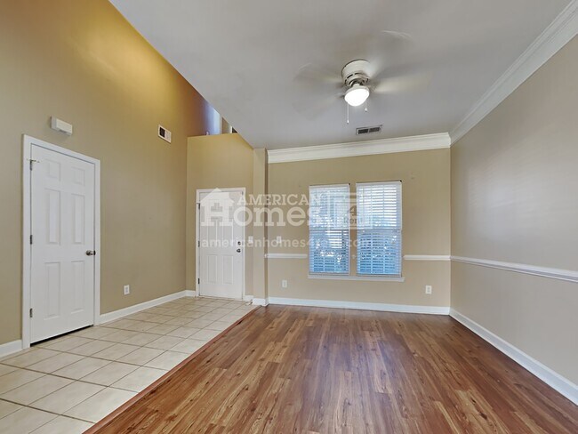 Building Photo - 1007 Sterling Lane