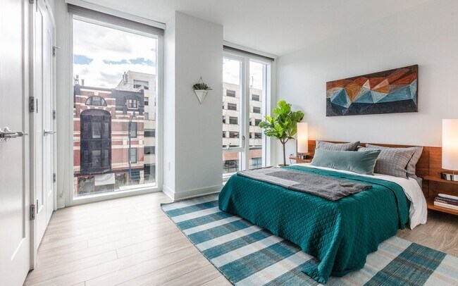 Foto del edificio - 2357 N Lincoln Ave