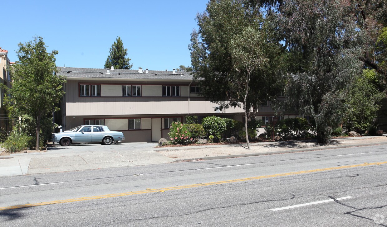 Primary Photo - 524 El Camino Real