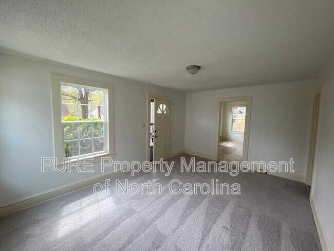 Building Photo - 524 Hickory Ave