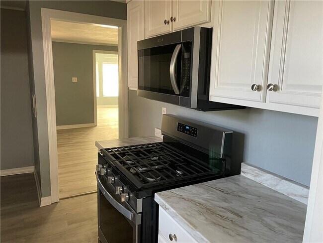Building Photo - 4661 Bayou Shores Dr