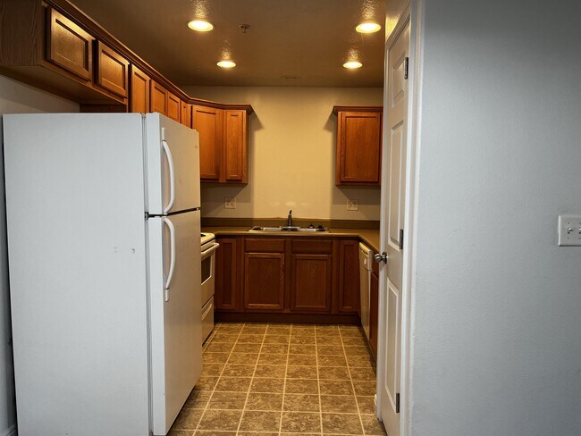 Building Photo - 1612 Westbury Way