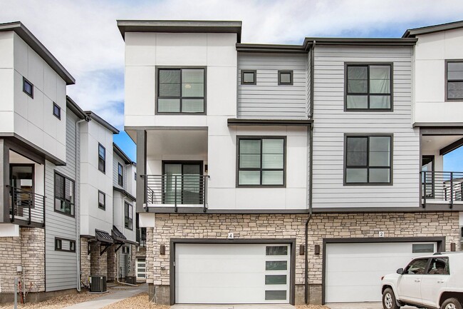 Beautiful 2 Bed 2 1/2 Townhome in Virginia Village - Beautiful 2 Bed 2 1/2 Townhome in Virginia Village