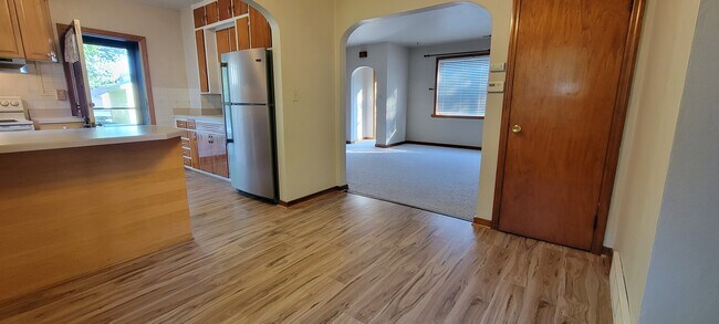 Foto del edificio - N42W5926 Hamilton Rd