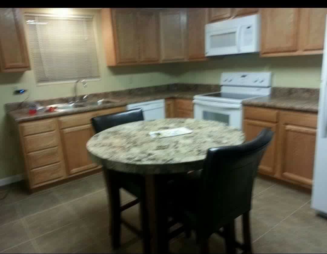 Primary Photo - 1717 Locust Ave