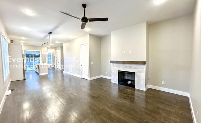 Building Photo - 1705 Cass St