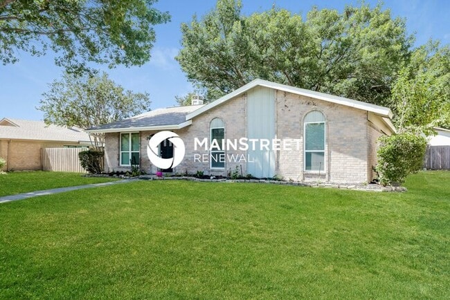 Photo - 3 Bedroom Pet-Friendly Home in Plano, TX with Main Street Renewal