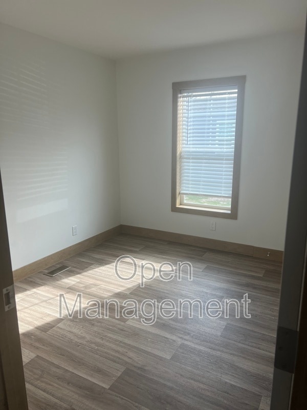 Foto del edificio - 825 1st Ave E