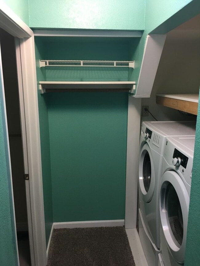 Building Photo - Super cute 2 Bed/2 Bath next to NAU! Laundry in unit!