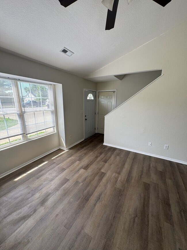 Foto del edificio - 1719-1719 Hanover Blvd