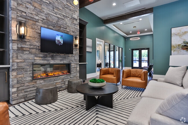Clubhouse Lounge - Emerald Knoxville Apts.