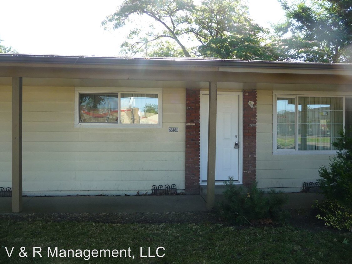 Primary Photo - 2880 Lancaster Dr NE