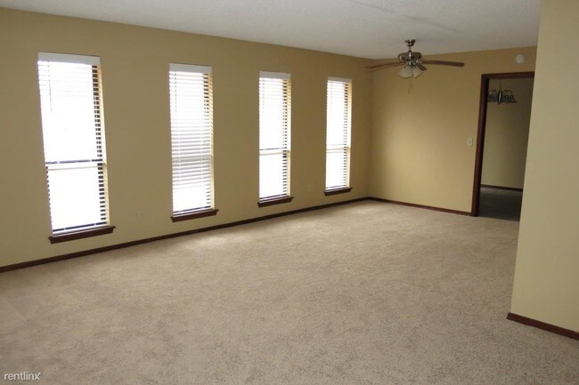 Foto del edificio - 3 br, 2 bath House - 8220 NW 112th Terrace