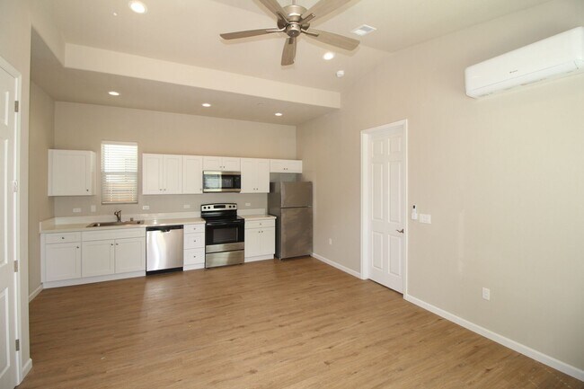 Foto del edificio - BRAND NEW with SOLAR Washer/Dryer/Fridge Included