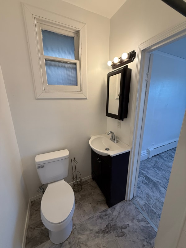 Building Photo - 242 Saratoga St