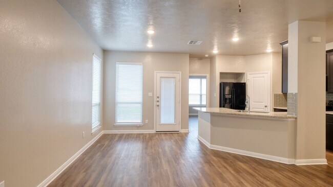 Foto del edificio - Spacious Single-Family Home Available Now!