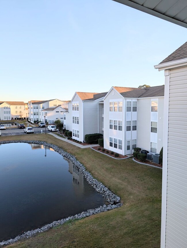 Building Photo - 2273 Huntingdon Dr