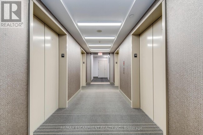 Photo du bâtiment - 4011-4011 Brickstone Mews