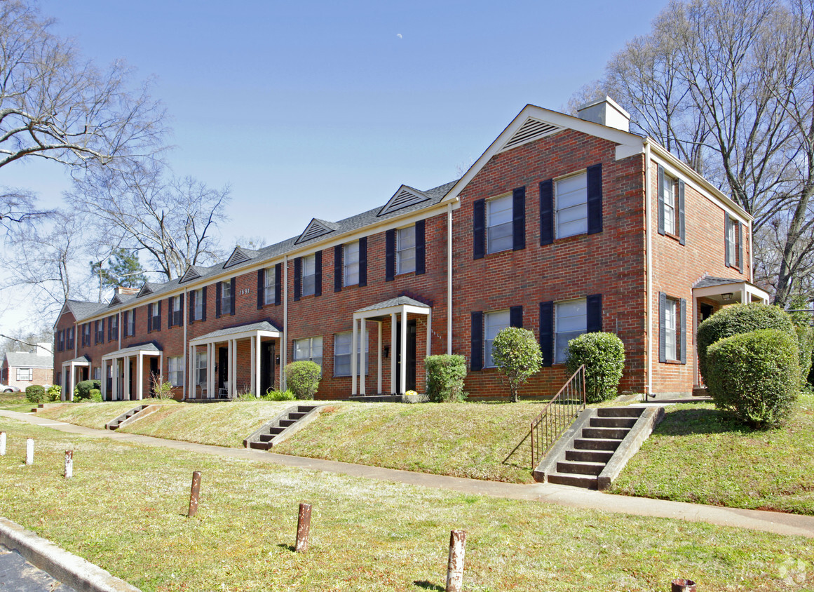 Foto principal - Homewood Townhouse Apartments