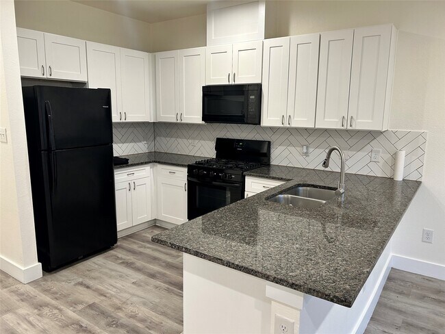 Foto del edificio - 6827 Mcwilliams Dr